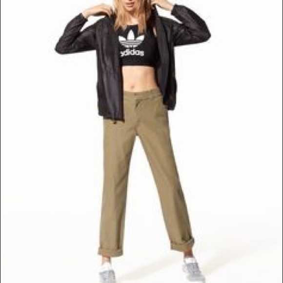 Aritzia 🖤 Dolomites jacket - thin wind breaker - Picture 2 of 6